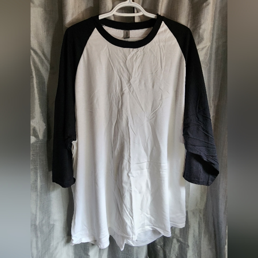 Gildan Black and White Heavy Cotton Raglan Unisex 3/4 Sleeve T-Shirt